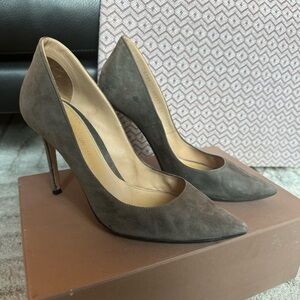Elegant Gray Suede Gianvitto Rossi Stiletto Heels